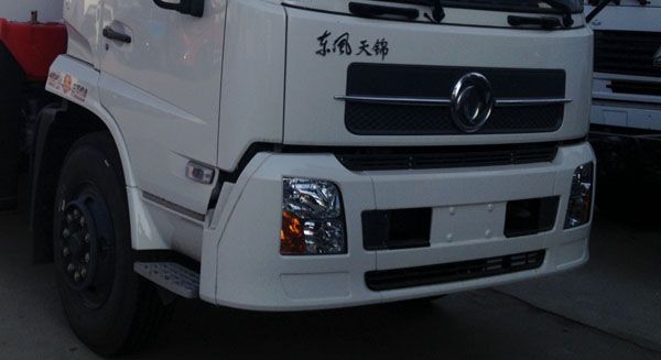 東風(fēng)天錦雙排隨車起重運輸車