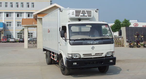 東風(fēng)多利卡冷藏車(chē)