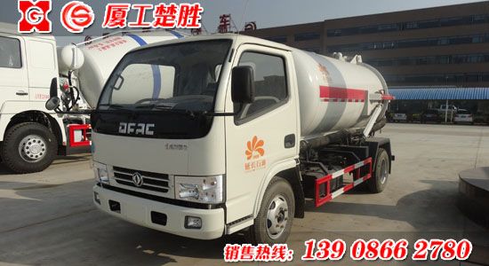 楚勝牌CSC5071GXE4型東風(fēng)銳鈴吸糞車(chē)