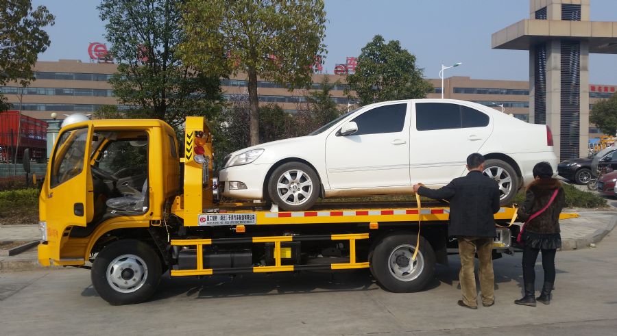 東風(fēng)多利卡上藍(lán)牌清障車