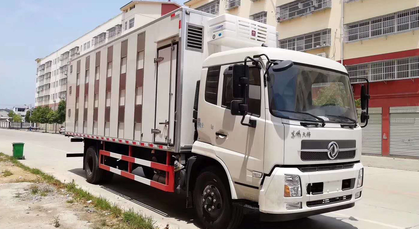 東風(fēng)天錦畜禽運輸車