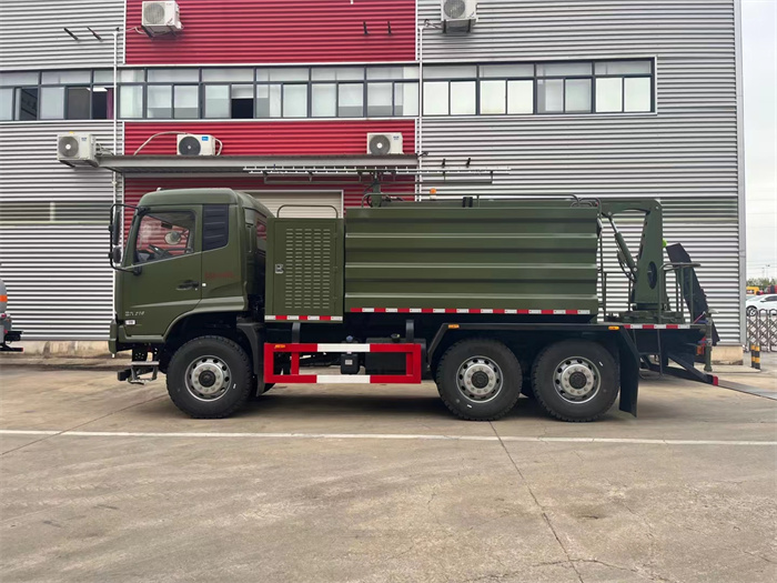 東風(fēng)天錦光伏板、鐵路清洗車