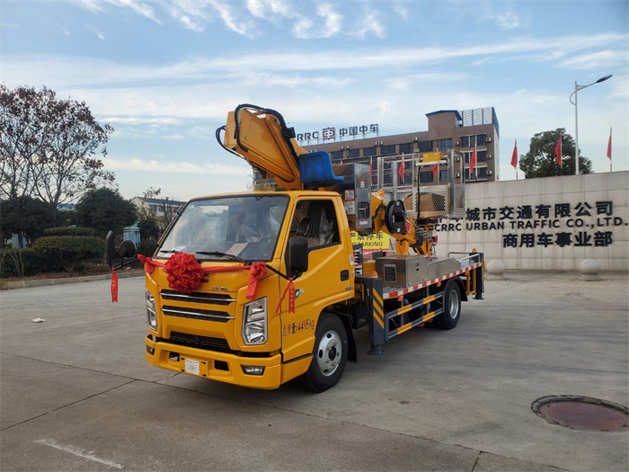 江鈴24米直臂高空作業(yè)車(chē)發(fā)往龍巖武平，祝賴(lài)總用車(chē)愉快